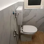 Hostel Parisa