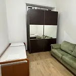 Hostel Parisa *