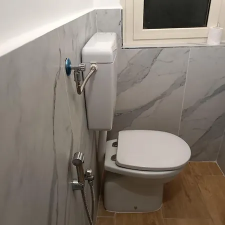 بيت شباب Parisa